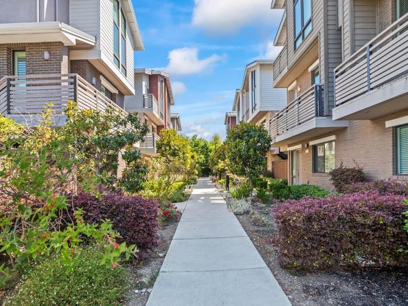 411 Brassinga Court, Palo Alto CA 94306