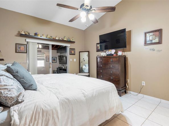 1841 SW 124th Way, Miramar FL 33027