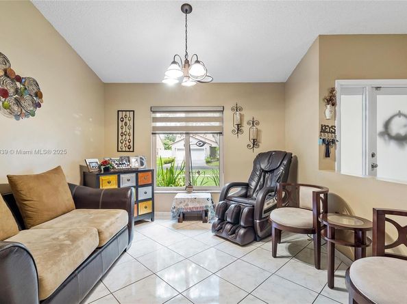 1841 SW 124th Way, Miramar FL 33027