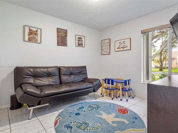 1841 SW 124th Way, Miramar FL 33027