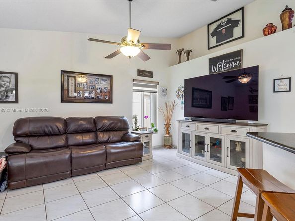 1841 SW 124th Way, Miramar FL 33027