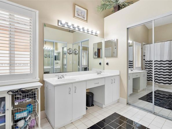 1841 SW 124th Way, Miramar FL 33027