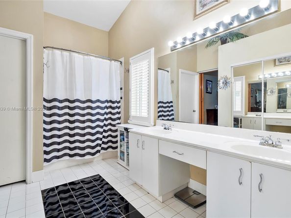 1841 SW 124th Way, Miramar FL 33027