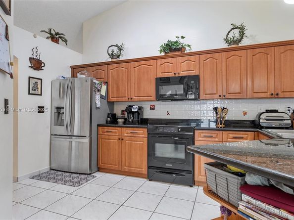 1841 SW 124th Way, Miramar FL 33027