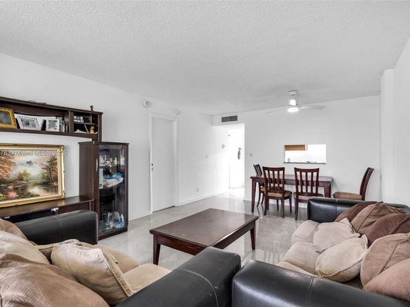 3001 NW 48th Ave 139, Lauderdale Lakes FL 33313