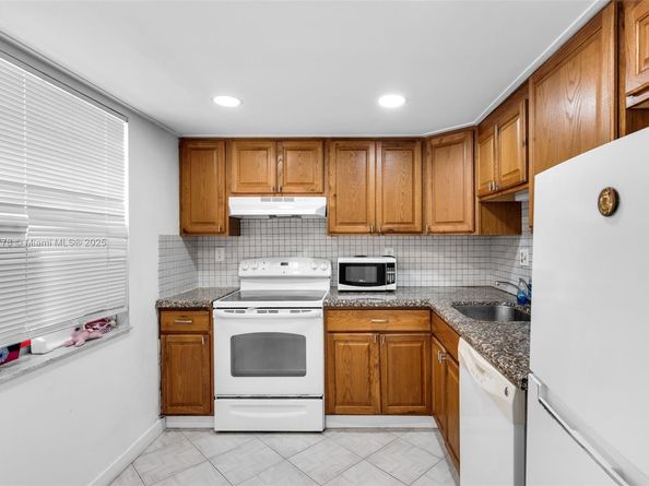 3001 NW 48th Ave 139, Lauderdale Lakes FL 33313