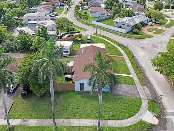 16005 SW 107th Ct, Miami FL 33157