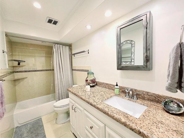 5645 Lakeview Mews Dr, Boynton Beach FL 33437