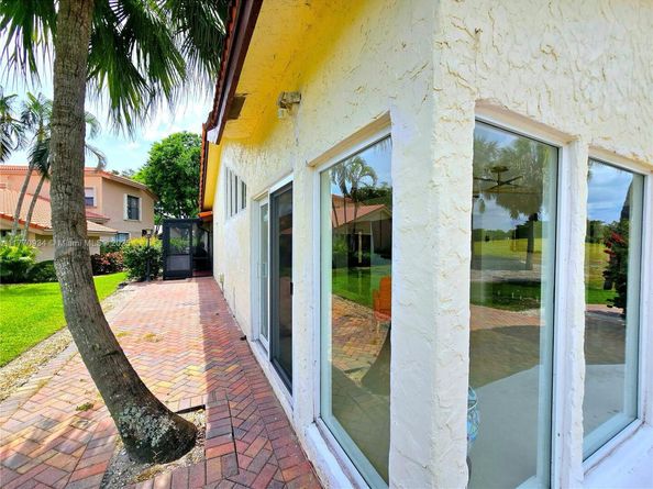 5645 Lakeview Mews Dr, Boynton Beach FL 33437