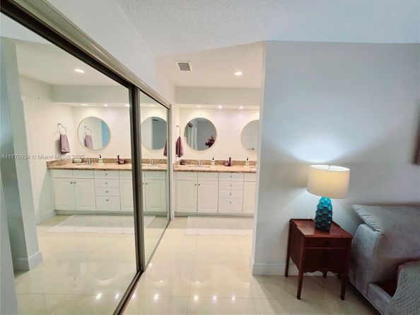 5645 Lakeview Mews Dr, Boynton Beach FL 33437