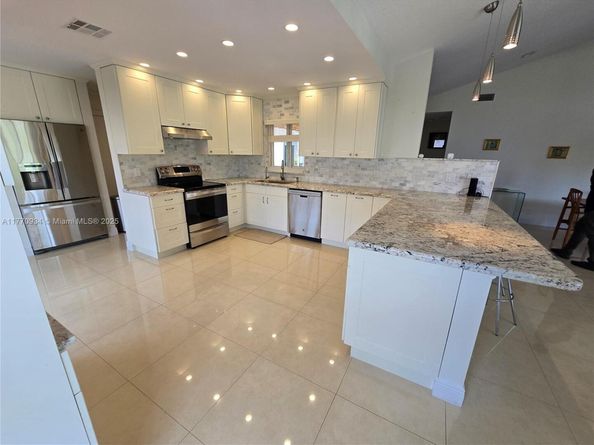 5645 Lakeview Mews Dr, Boynton Beach FL 33437