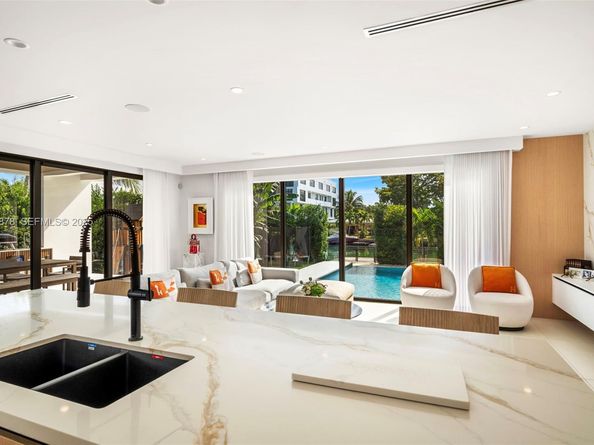 710 + 700 S Shore Dr, Miami Beach FL 33141