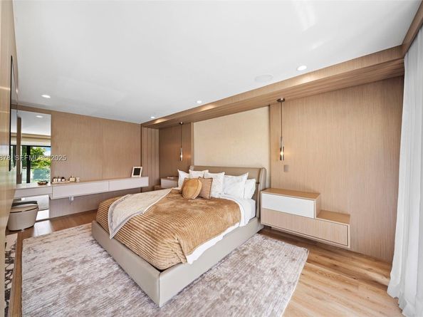 710 + 700 S Shore Dr, Miami Beach FL 33141