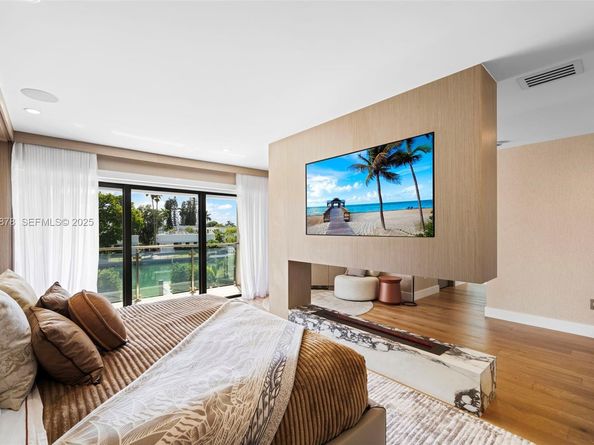 710 + 700 S Shore Dr, Miami Beach FL 33141