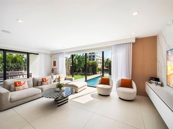 710 + 700 S Shore Dr, Miami Beach FL 33141