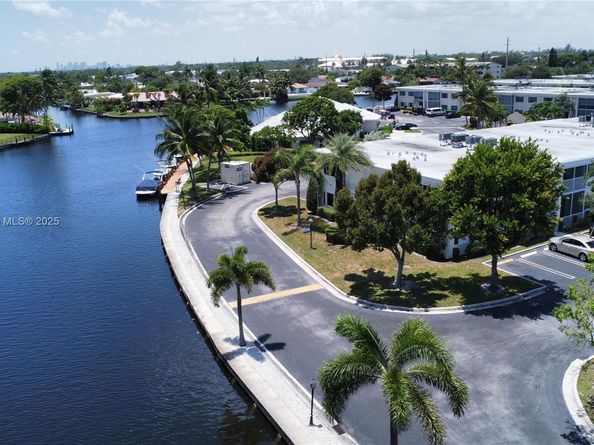 160 Cypress Club Dr 608, Pompano Beach FL 33060