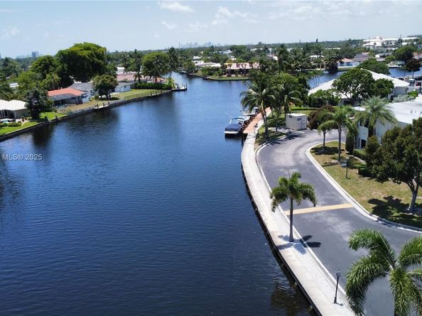 160 Cypress Club Dr 608, Pompano Beach FL 33060