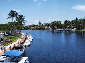 160 Cypress Club Dr 608, Pompano Beach FL 33060