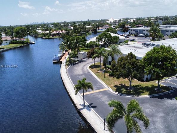160 Cypress Club Dr 608, Pompano Beach FL 33060