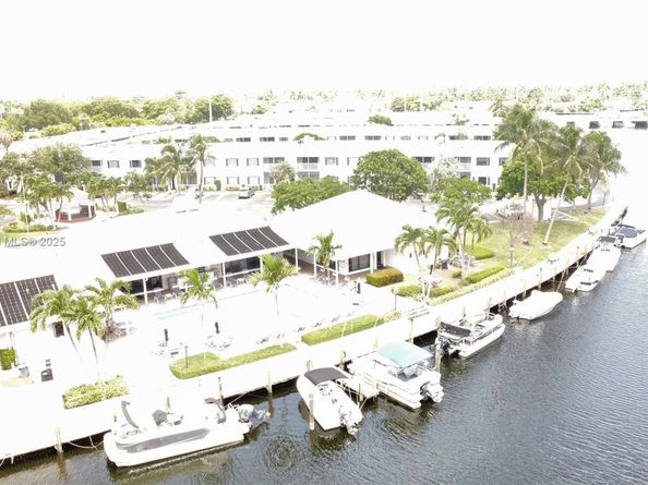 160 Cypress Club Dr 608, Pompano Beach FL 33060