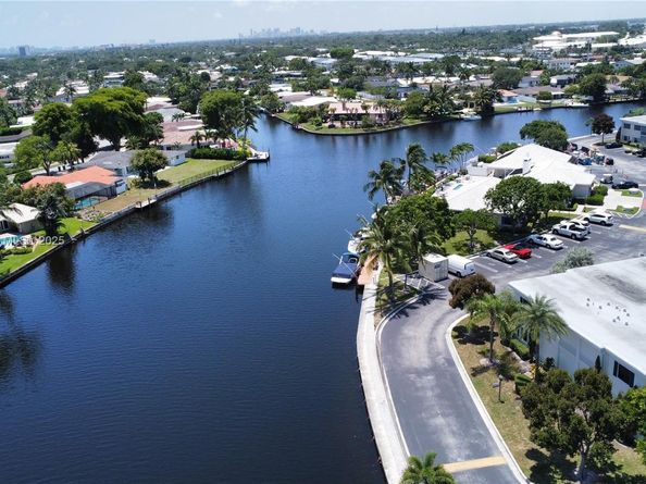 160 Cypress Club Dr 608, Pompano Beach FL 33060