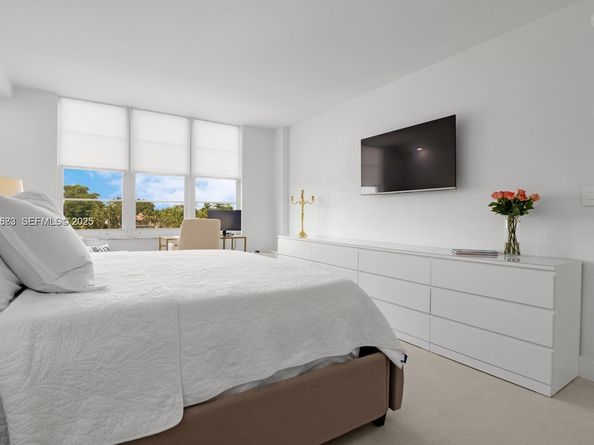 5700 Collins Ave 3J, Miami Beach FL 33140