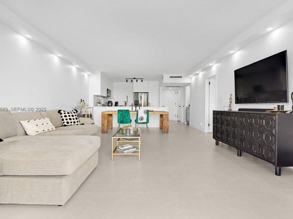 5700 Collins Ave 3J, Miami Beach FL 33140