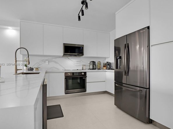 5700 Collins Ave 3J, Miami Beach FL 33140