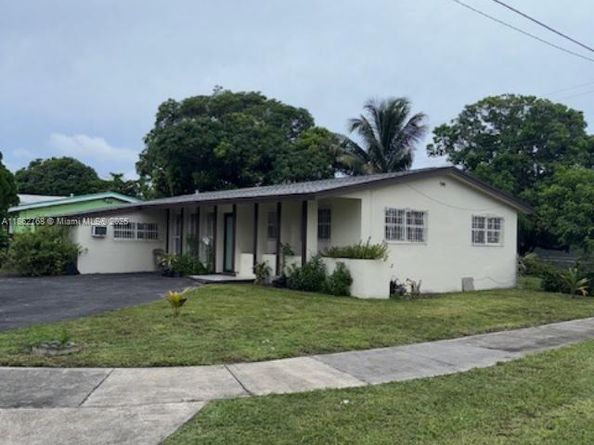 1301 NW 175th St, Miami Gardens FL 33169