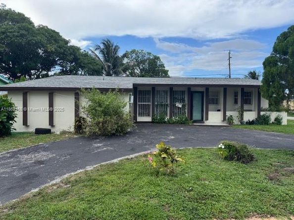 1301 NW 175th St, Miami Gardens FL 33169
