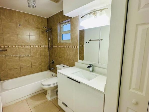 18961 NW 22nd St, Pembroke Pines FL 33029