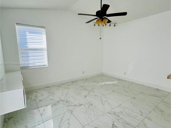 18961 NW 22nd St, Pembroke Pines FL 33029