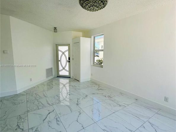 18961 NW 22nd St, Pembroke Pines FL 33029