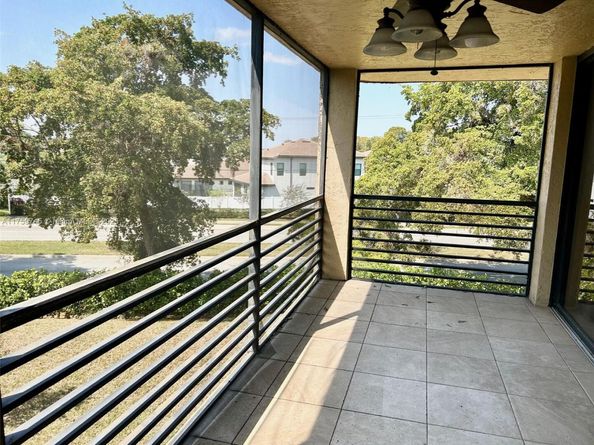7735 NW 79th Ave 315, Tamarac FL 33321