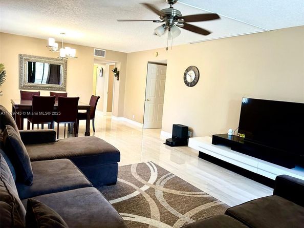 7735 NW 79th Ave 315, Tamarac FL 33321