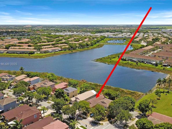 1585 SE 20th Rd, Homestead FL 33035