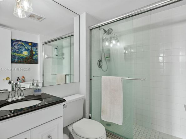 115 Royal Park Dr 2C, Oakland Park FL 33309