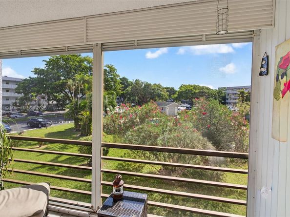 115 Royal Park Dr 2C, Oakland Park FL 33309