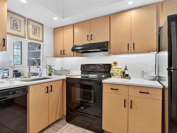 115 Royal Park Dr 2C, Oakland Park FL 33309