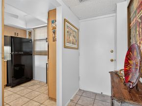 115 Royal Park Dr 2C, Oakland Park FL 33309