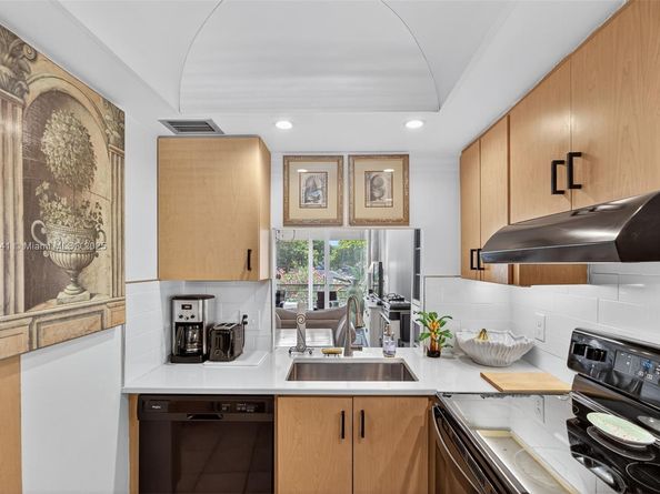 115 Royal Park Dr 2C, Oakland Park FL 33309