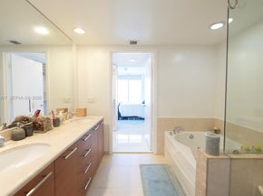 50 Biscayne Blvd 3702, Miami FL 33132