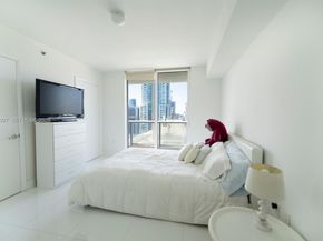 50 Biscayne Blvd 3702, Miami FL 33132