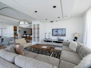 50 Biscayne Blvd 3702, Miami FL 33132