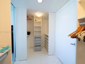 50 Biscayne Blvd 3702, Miami FL 33132