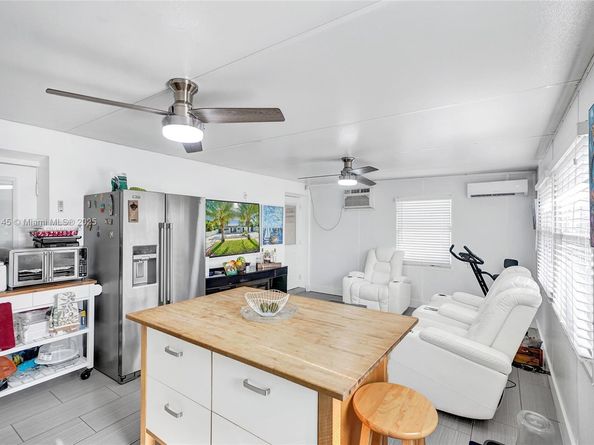 6520 W 8th Ln, Hialeah FL 33012