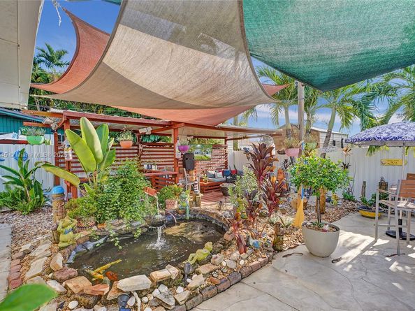 6520 W 8th Ln, Hialeah FL 33012