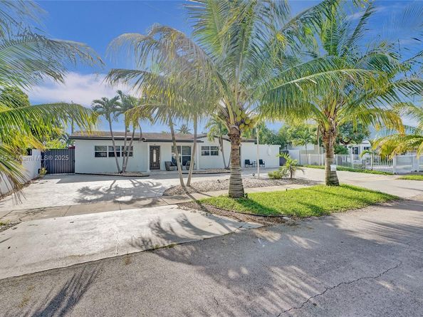 6520 W 8th Ln, Hialeah FL 33012