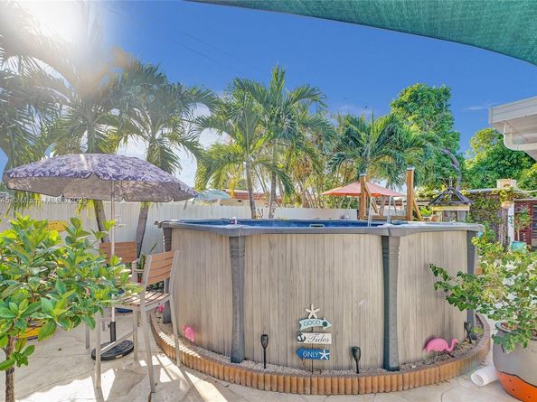 6520 W 8th Ln, Hialeah FL 33012