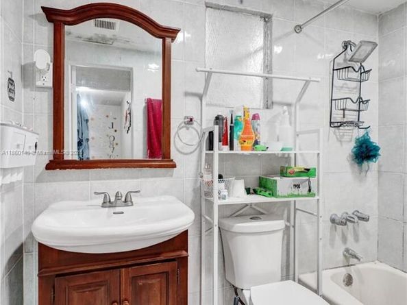 6520 W 8th Ln, Hialeah FL 33012